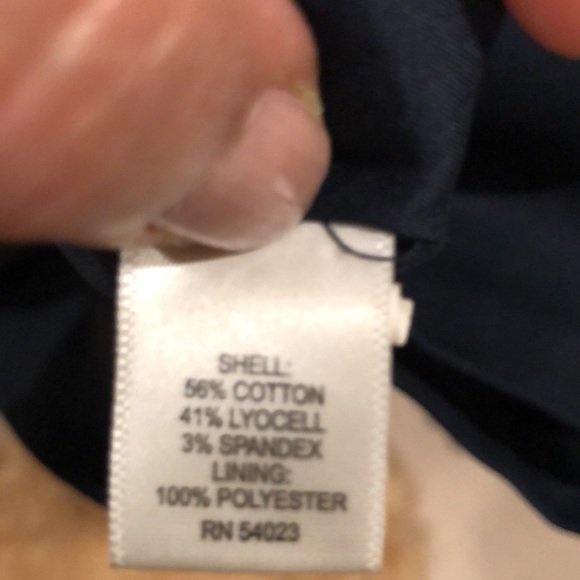 Cotton blend navy skirt with back zip fully lined. BR size 2 - Picture 5 of 5